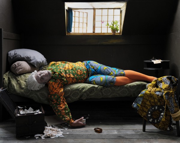 Yinka Shonibare, photo, fake death picture (the death of Chatterton - Henry Wallis) 2011