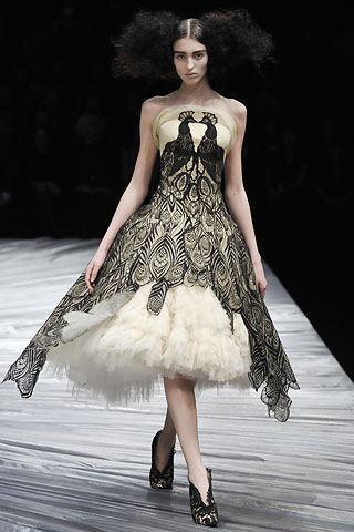 PeacockDress_McQueen 2008-9