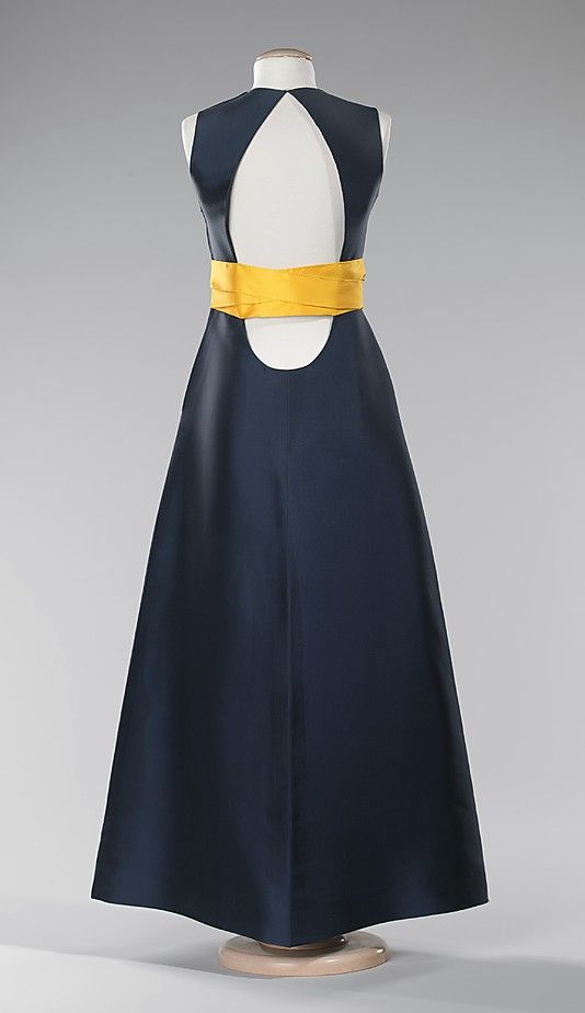 Mme Gres, sleevless dress, 1968 back, met ny